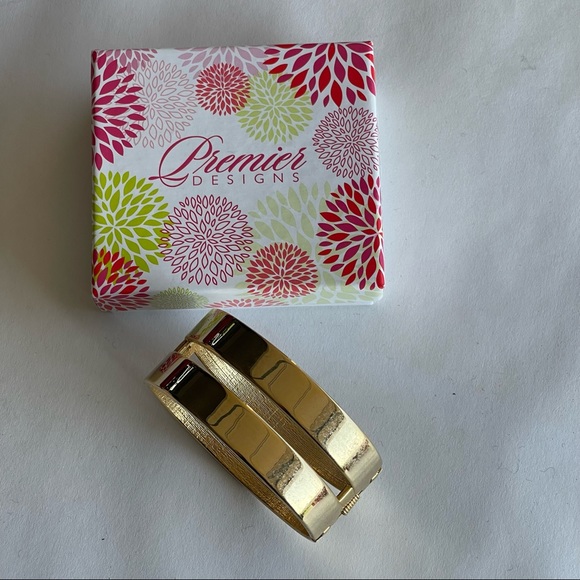 New Premier Designs gold tone angle cuff statement bracelet - Picture 1 of 3